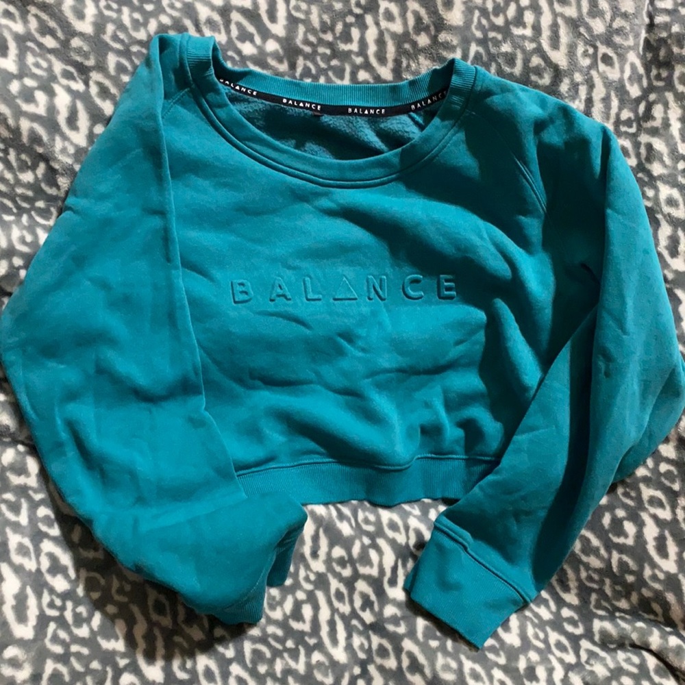 Balance Athletica crop pull over